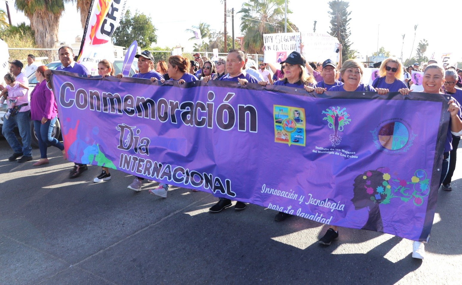 REALIZARON CAMINATA POR EL “DÍA DE LA MUJER” – alDíaBCS
