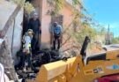 RETIRAN RESIDUOS DE VIVIENDA INCENDIADA